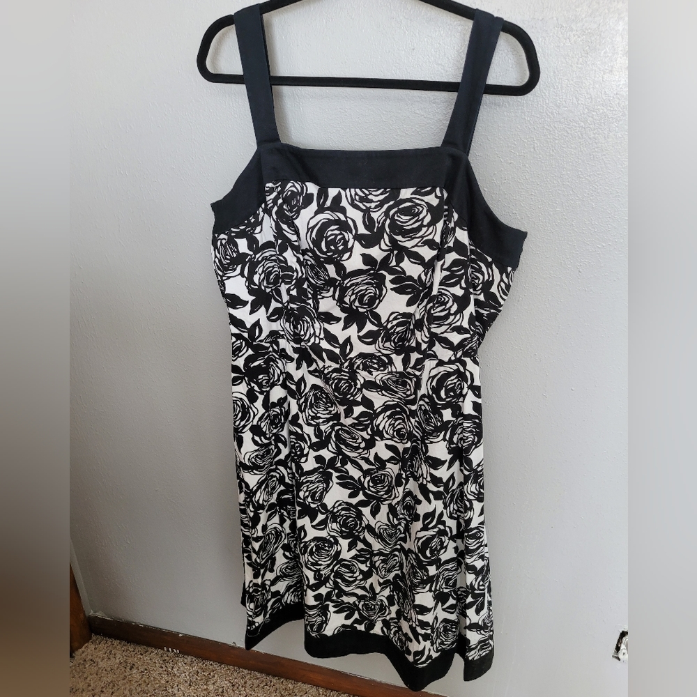 Plus Size R&K Black and White Floral Dress 24W